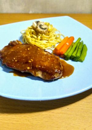 Foto resep Beef Steak with Brown Sauce, Mix vegetables, and S. Aglio Olio