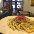 Pasta Penne con Salsa de Espinacas y Crocante de Serrano