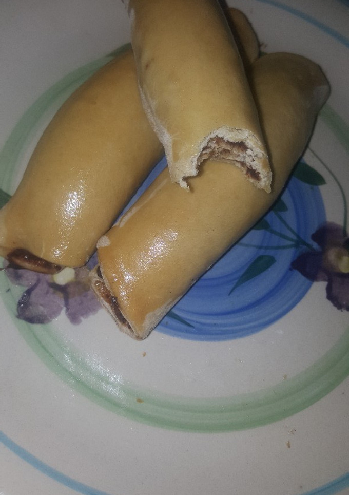 A picture of Nutella stuff bread.