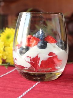 Foto de Gelatina com iogurte e fruta
