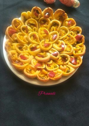 A picture of Baked Flower samosa.