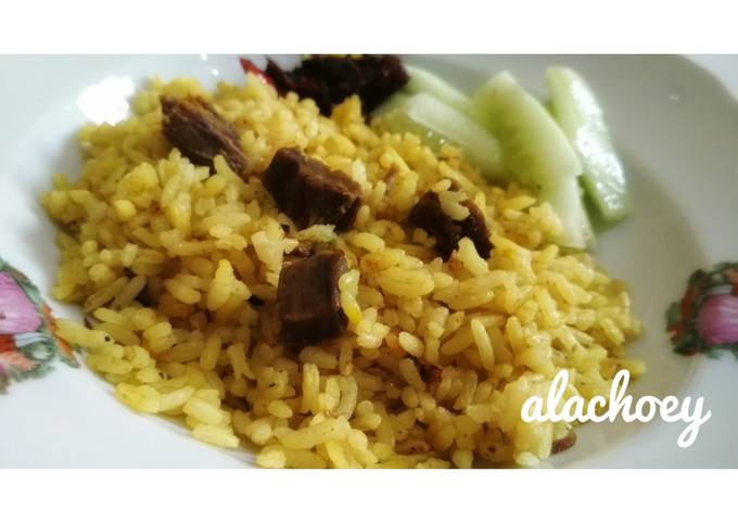 Ini dia! Resep gampang bikin Nasi kebuli daging sapi rice cooker yang sedap