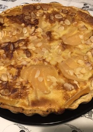 Une photo de Tarte aux coings,vanille et amandes (pâte brisée aux coings et lait)