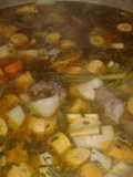 Sopa de olla de carne