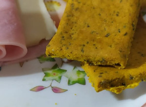 Una foto de Galletitas crackers de harina de garbanzo y especias