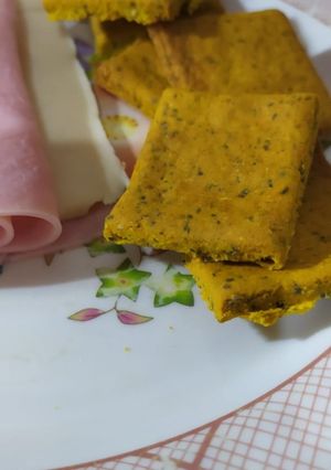 Una foto de Galletitas crackers de harina de garbanzo y especias
