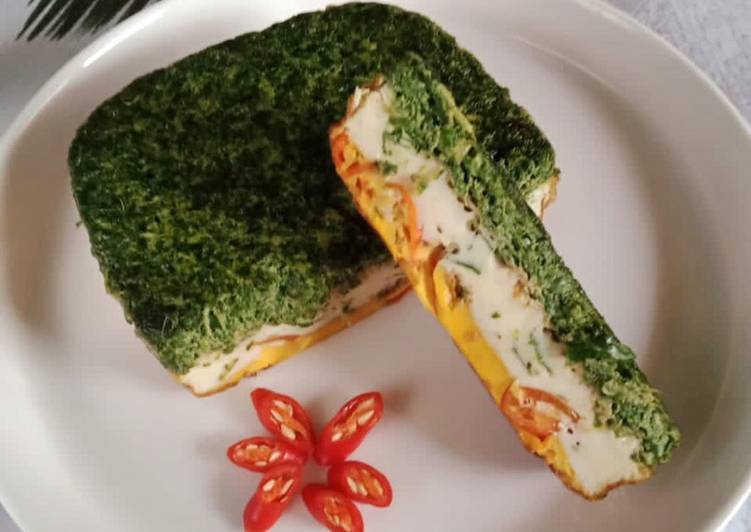 Recipe of Super Quick Homemade Lapis Telur Sayuran
