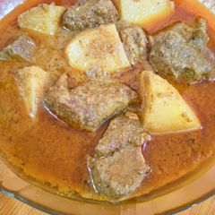 A picture of Aloo Gosth.