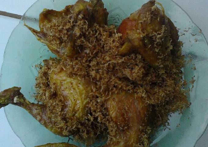 Ayam goreng serundeng mantap