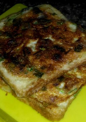 ব্রেড ওমলেট (Bread omellete recipe in bengali) রেসিপির প্রধান ছবি
