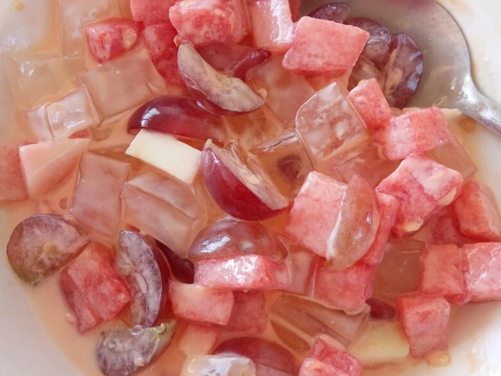 Cara Simple Membuat Resep  Salad Anggur Semangka Simple yang Enak Banget, Enak