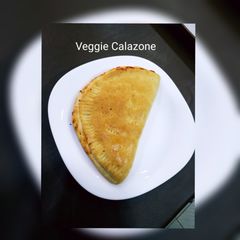 Veggie calazone A picture of Veggie calazone.