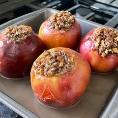 A picture of Classic Baked Apples 🍎.