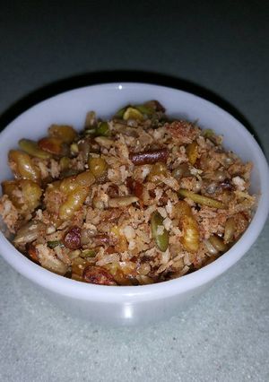 A picture of "Honey" Nut Mix.