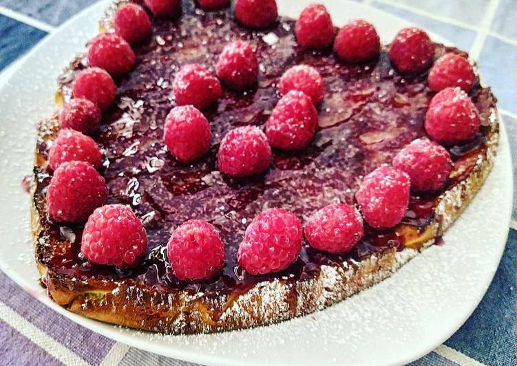 Torta alla Yogurt Greco e Lamponi