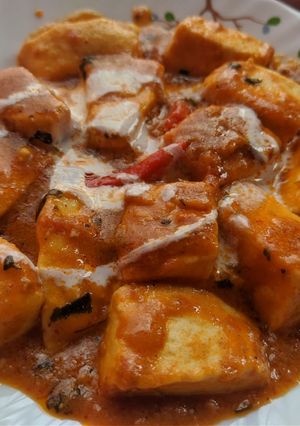 নিরামিষ পনির বাটার মশলা (Veg paneer butter masala recipe in Bengali) রেসিপির প্রধান ছবি