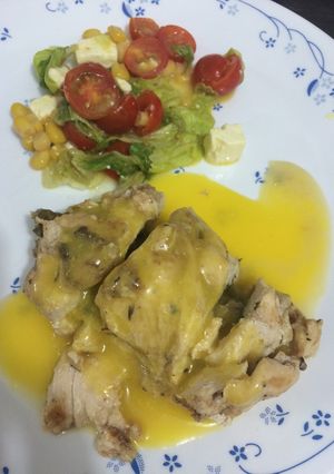 Una foto de Cordón blue de pechuga en salsa de mango