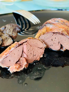 Majoránnás-rozmaringos csirkemáj, bacon-be tekerve recept fotója