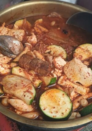 Foto resep Soup kimci dengan claim dan daging