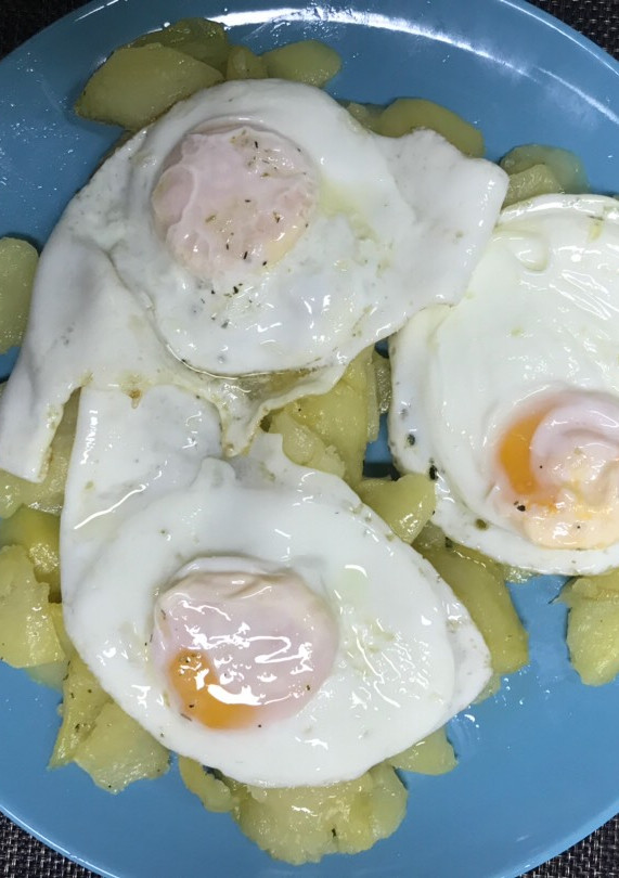 Una foto de Huevos estrellados