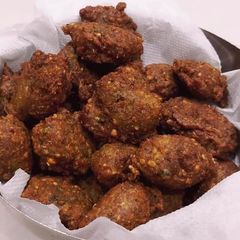 A picture of Dal Vada.