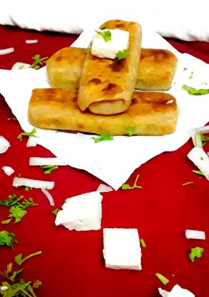 A picture of Paneer Paratha Roll.