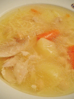 Una foto de Sopa de pollo con fideos