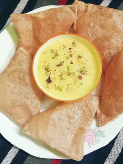 आमरस पूड़ी (aam ras poori recipe in Hindi) रेसिपी मुख्य फोटो