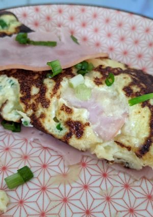 A picture of Ham & Cheese Egg Roll 🥚🧀.