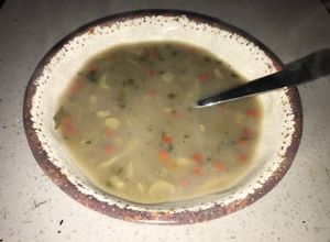 Una foto de Sopa vegetariana de caldos varios