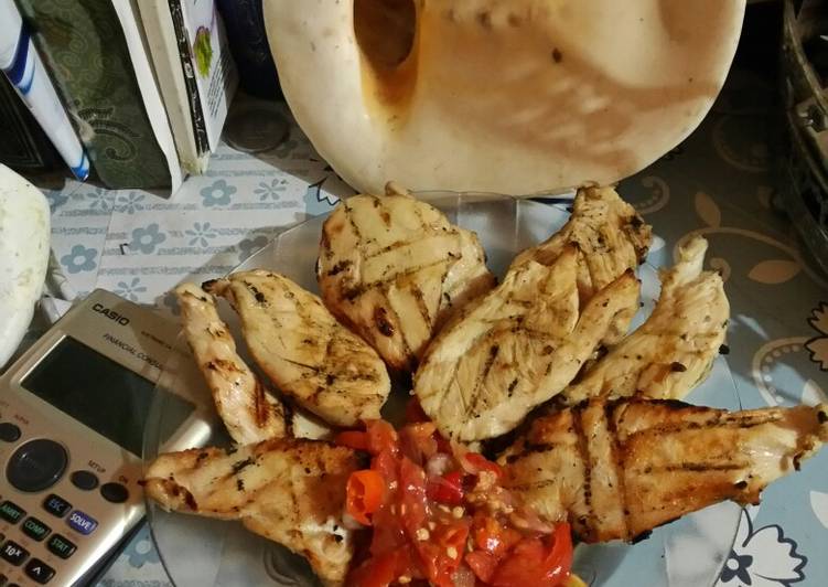 Rahasia Menghidangkan Chiken barbeque with sambal matah Kekinian
