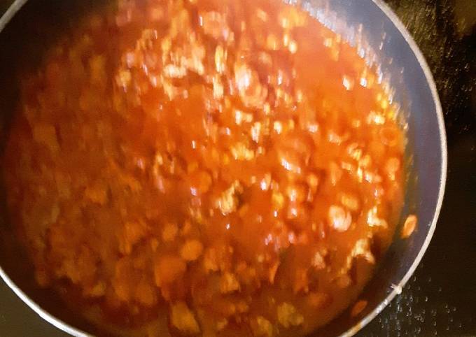 Beefy Garlic Tomato Sauce
