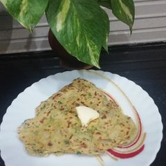 A picture of Dal & Methi Paratha.