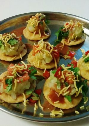 A picture of Papdi Chaat.