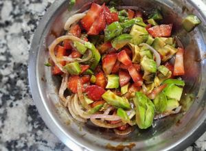 Una foto de Ensalada de Frutilla y Palta