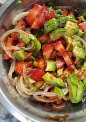 Una foto de Ensalada de Frutilla y Palta