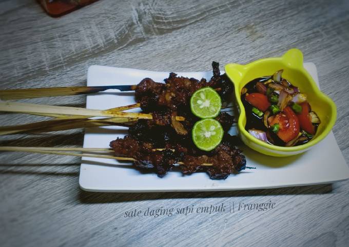 Langkah Mudah untuk Membuat Sate daging sapi empuk enak, Bisa Manjain Lidah