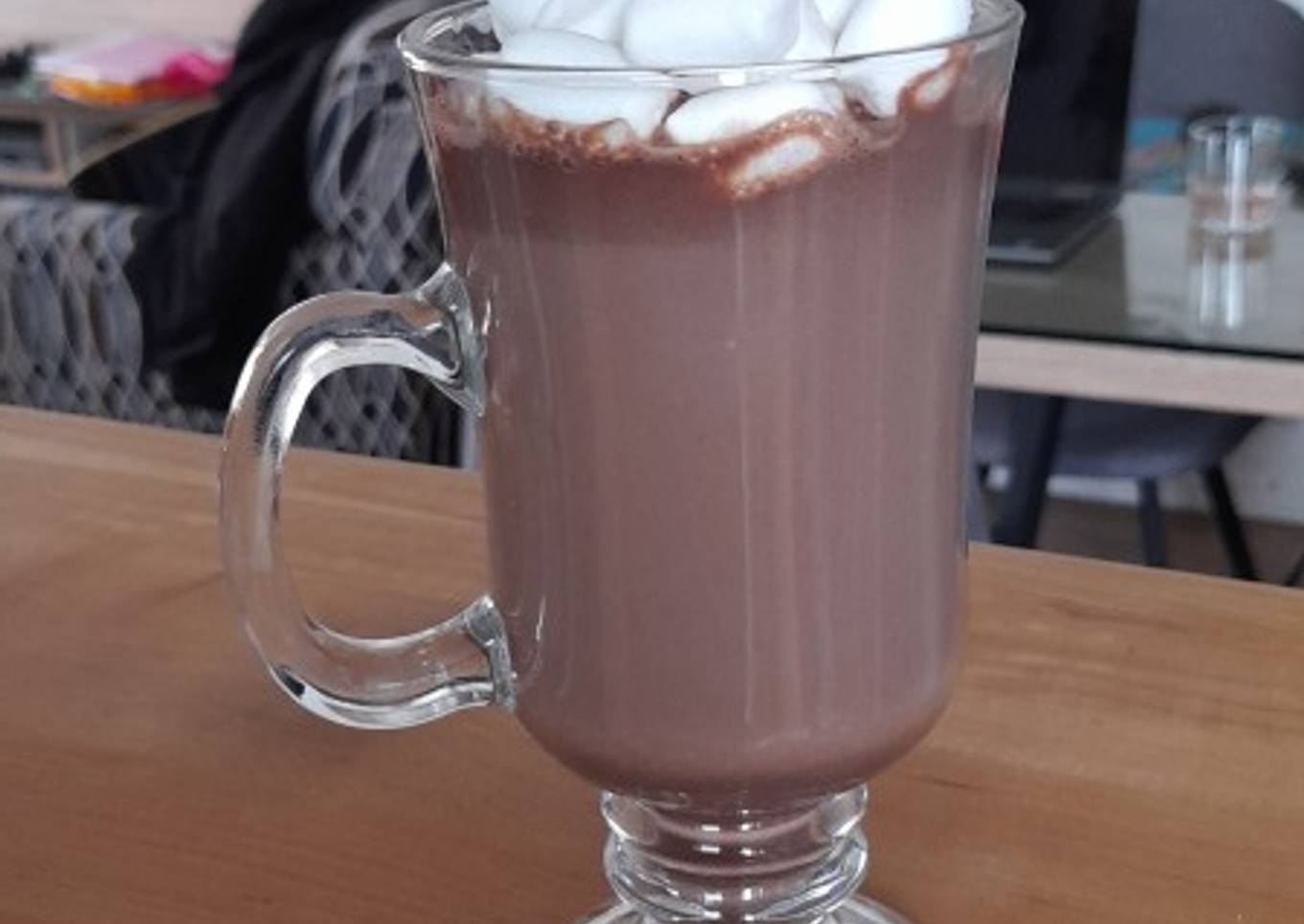 Chocolate caliente extrachocolatoso con malvaviscos