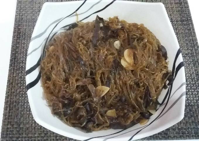 Standar Resep praktis memasak Bihun goreng jamur kuping  sedap