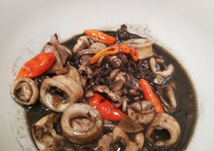 Cumi masak hitam