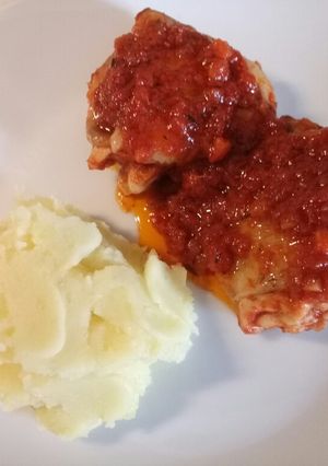 A picture of Pollo alla cacciatora (hunter's chicken).