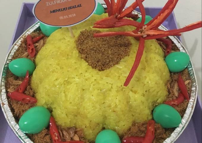 Ternyata ini loh! Resep memasak Ketan kuning serundeng yang lezat