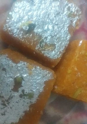 A picture of Besan burfi.