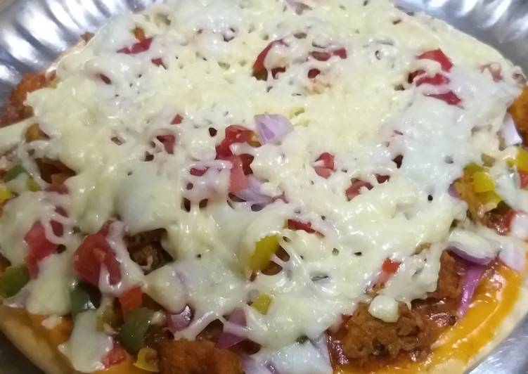 Recipe of Perfect Chicken veggie tikka pizza
