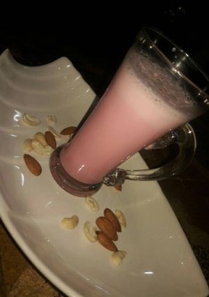 A picture of Rose milkshake.