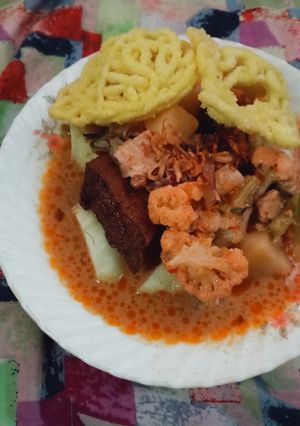 Foto resep Buras Sayur Ketupat plus Semur Lengkap