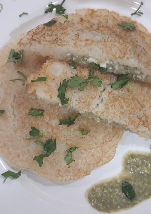 A picture of Aloo (potato) paneer sandwich without bread.
