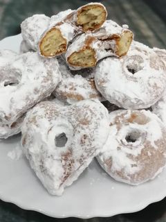 A picture of Zanzibarian old donuts.