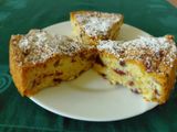Diós- csokis- meggyes piskóta