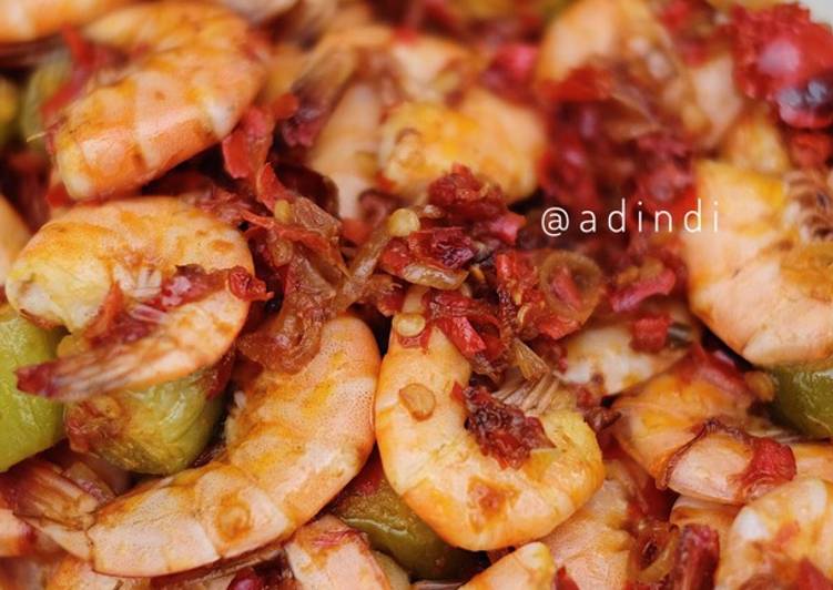 Kiat-kiat mengolah Udang Balado Belimbing Wuluh enak